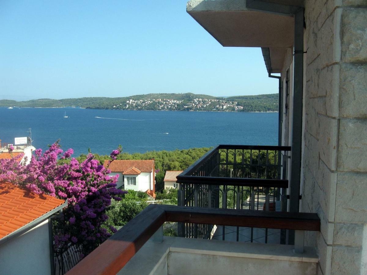 Apartment With Splendid Sea View Трогир Экстерьер фото