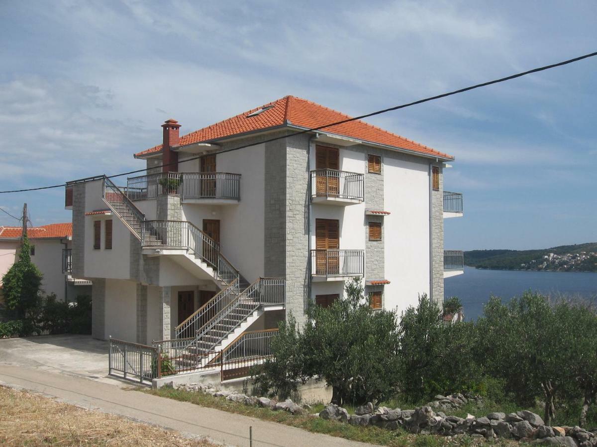 Apartment With Splendid Sea View Трогир Экстерьер фото