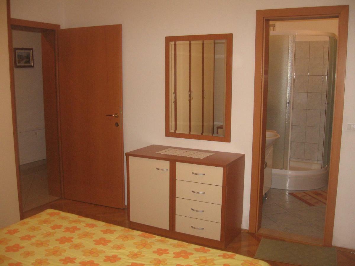 Apartment With Splendid Sea View Трогир Экстерьер фото